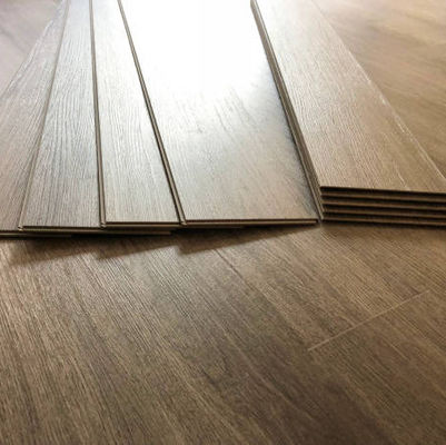 AC4 8mm 12mm Hdf Mdf 독일 방수 33급 경제용 목재 가루 바닥