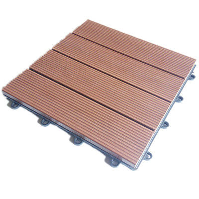 300x300x22/25mm의 겹쳐진 목판 타일로 호텔의 야외 공간을 변화시키세요