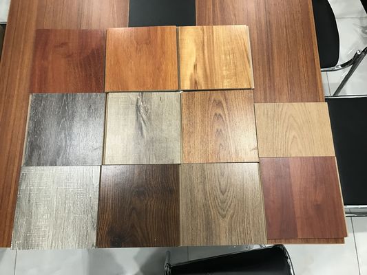 8mm Wood Grain Effect 유독성 라미네이트 판지 바닥