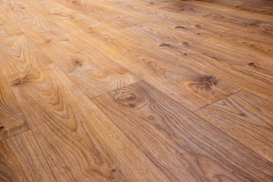 CE 인증 100% 방수 바닥 비닐/PVC/Lvt 바닥 LVT 플랜크 Eir 표면 100% 처녀 안 슬리프