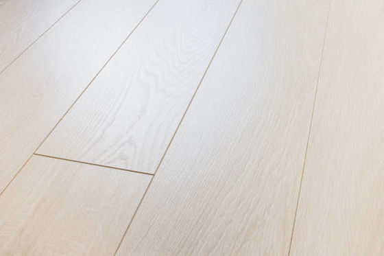 CE 인증 100% 방수 바닥 비닐/PVC/Lvt 바닥 LVT 플랜크 Eir 표면 100% 처녀 안 슬리프